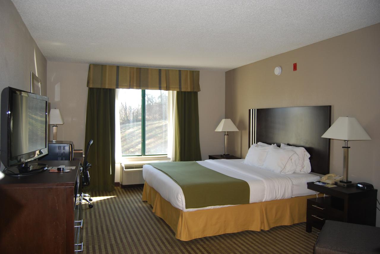 Holiday Inn Express & Suites Tell City - thumb 10