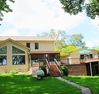 The Sanctuary on Golden Lake - USA Accommodation