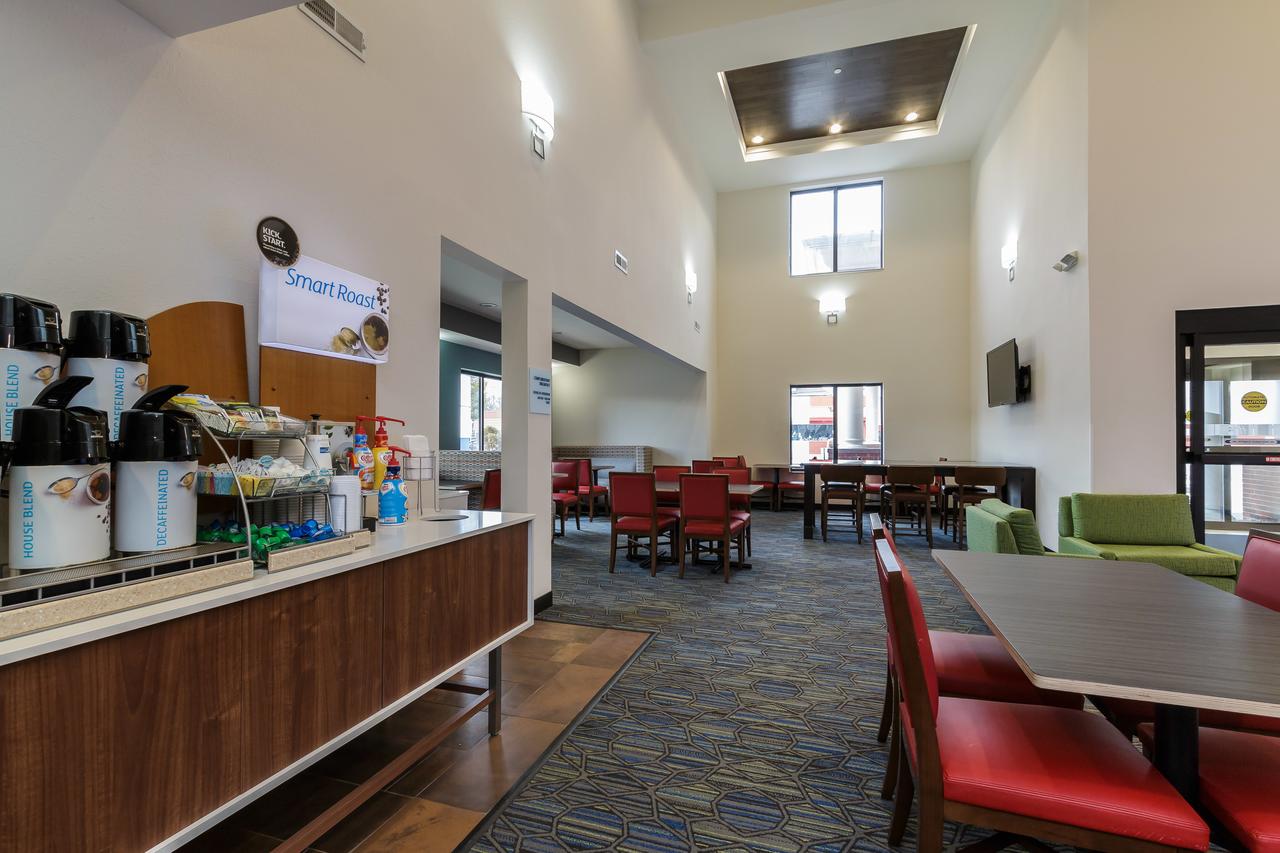 Holiday Inn Express & Suites - South Bend - Notre Dame Univ. - thumb 6