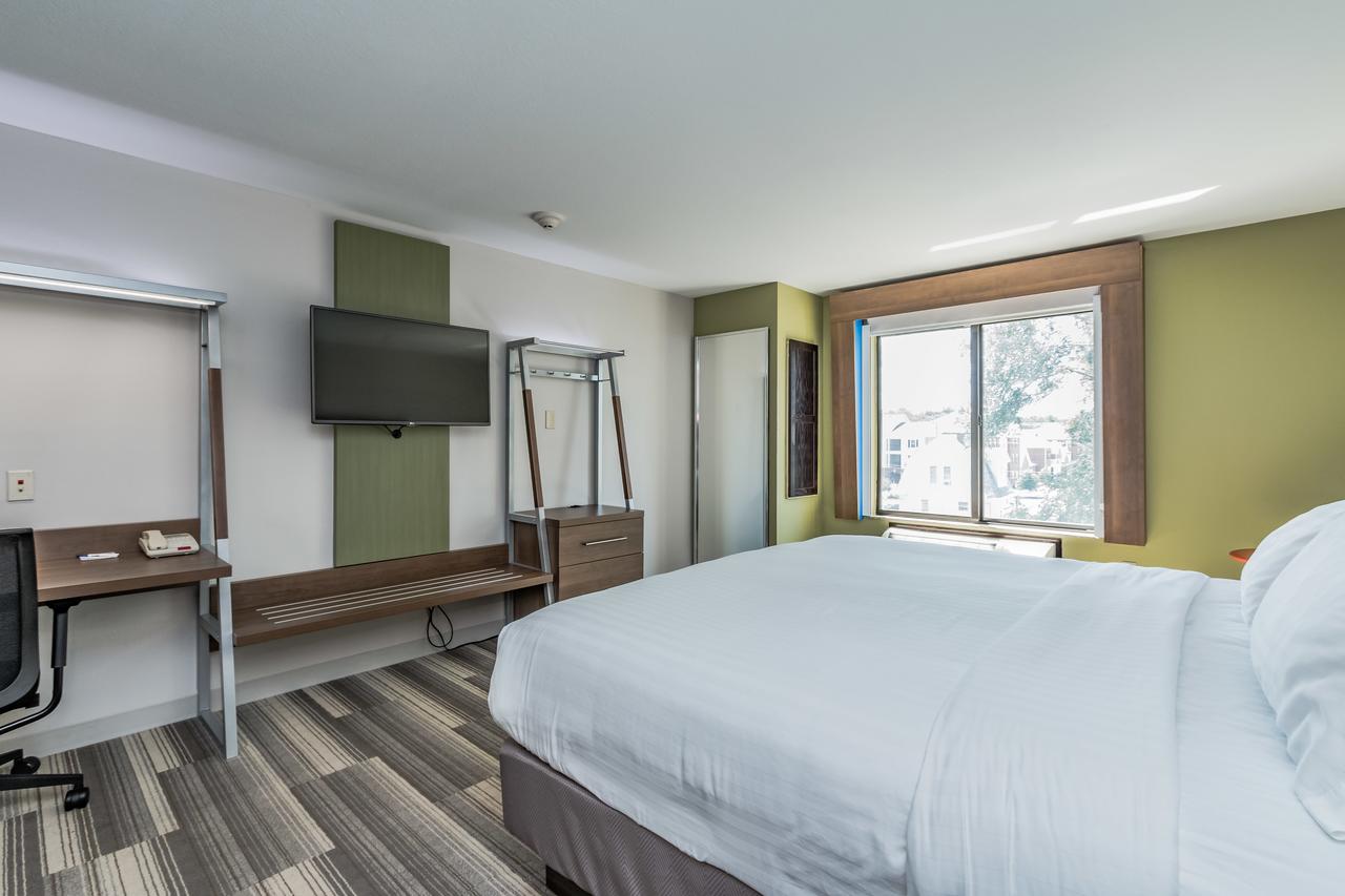 Holiday Inn Express & Suites - South Bend - Notre Dame Univ. - thumb 9