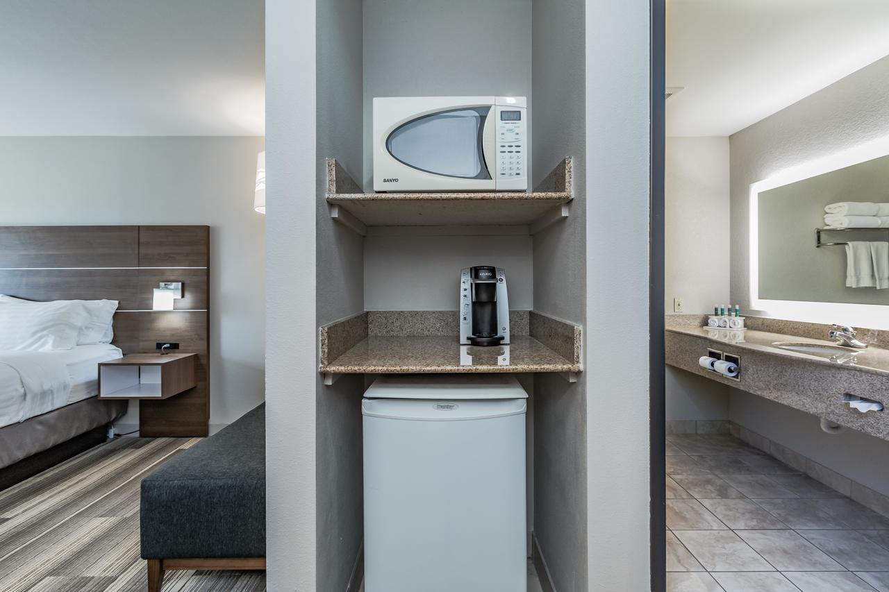 Holiday Inn Express & Suites - South Bend - Notre Dame Univ. - thumb 11