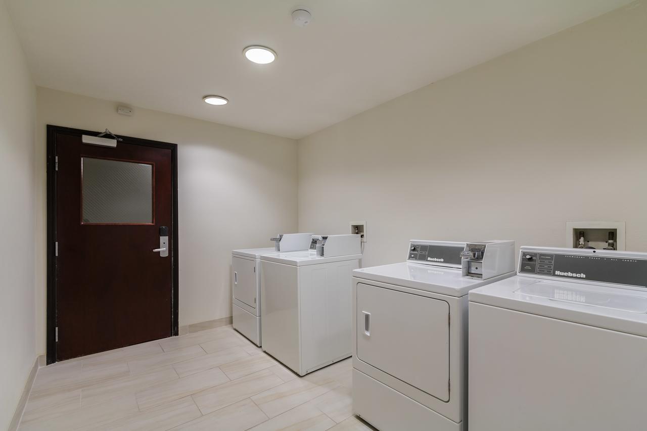 Holiday Inn Express & Suites - South Bend - Notre Dame Univ. - thumb 26