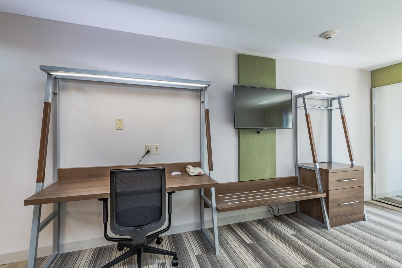 Holiday Inn Express & Suites - South Bend - Notre Dame Univ. - thumb 14