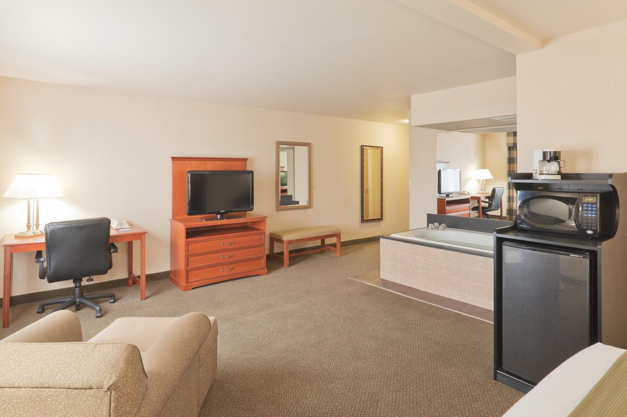 Holiday Inn Express Greensburg - thumb 16