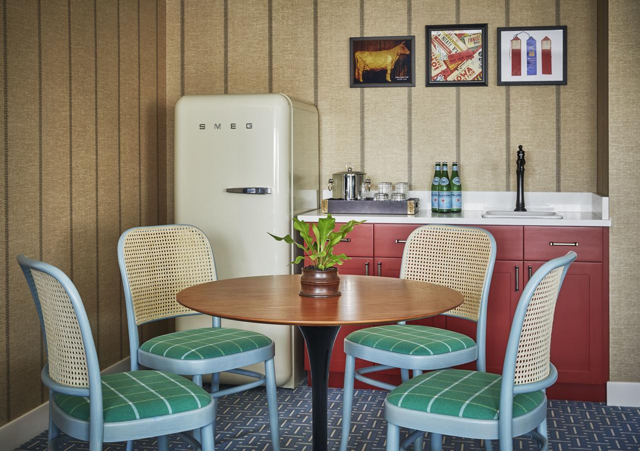 Graduate Iowa City - thumb 42