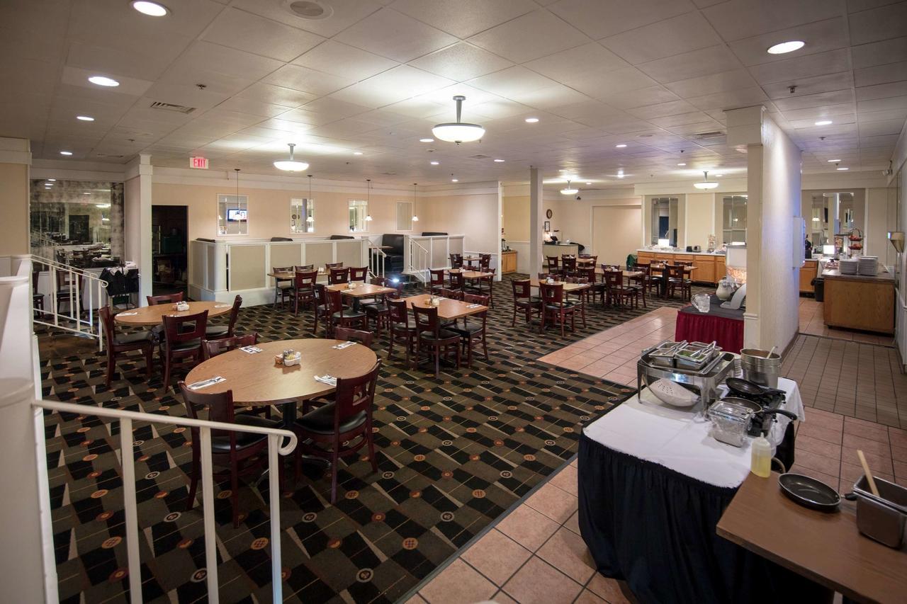 Ramada By Wyndham Cedar Rapids - thumb 6