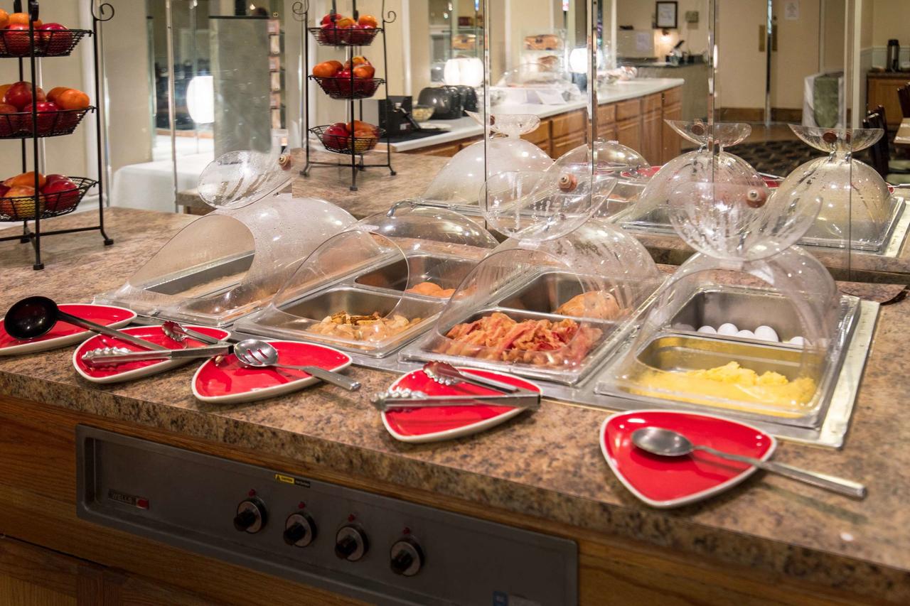 Ramada By Wyndham Cedar Rapids - thumb 12