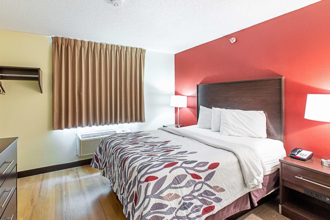 Red Roof Inn & Suites Omaha - Council Bluffs - thumb 17