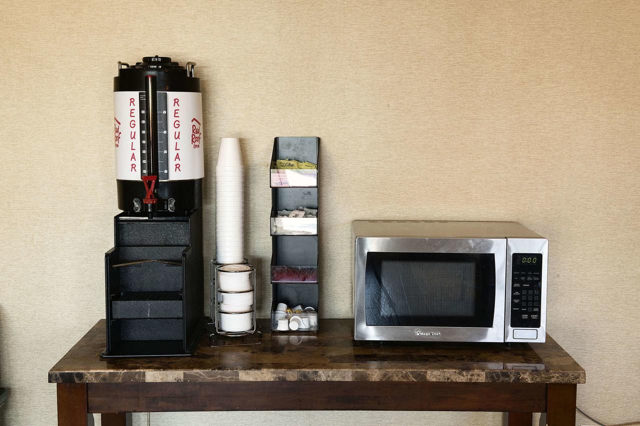 Red Roof Inn & Suites Omaha - Council Bluffs - thumb 5