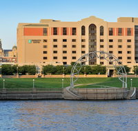 Embassy Suites Des Moines Downtown - Tourism Bookings