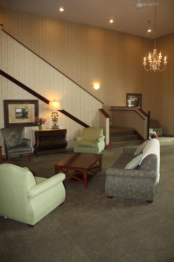 Estherville Hotel & Suites - thumb 25