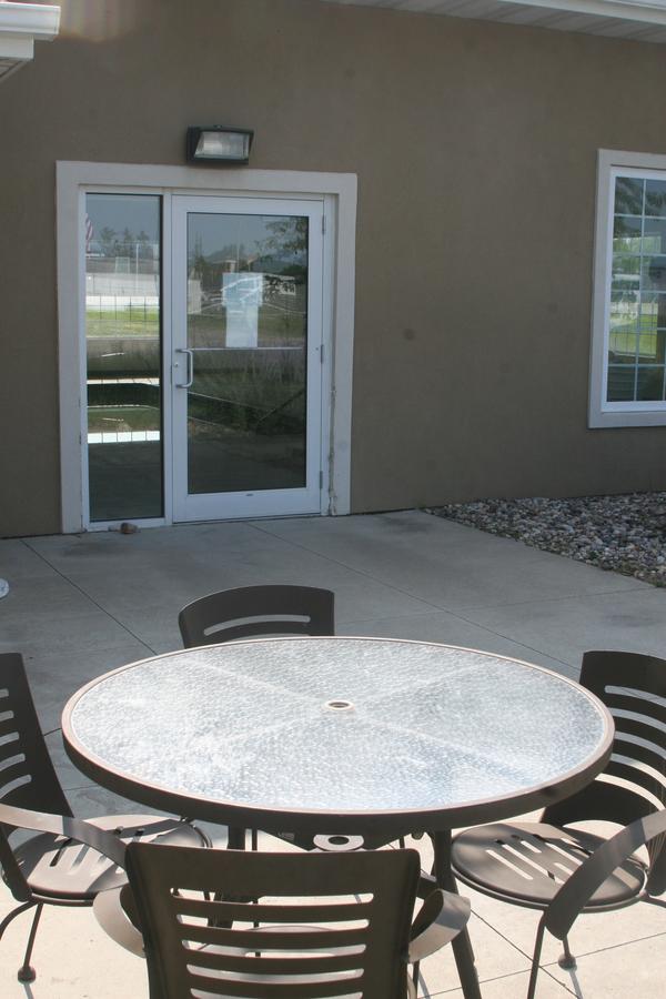 Estherville Hotel & Suites - thumb 42