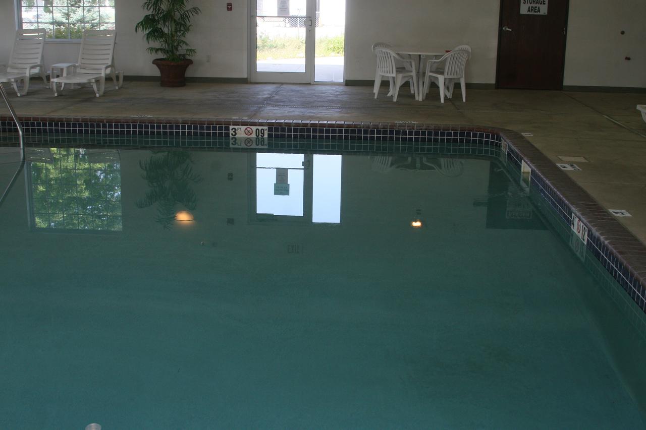 Estherville Hotel & Suites - thumb 1