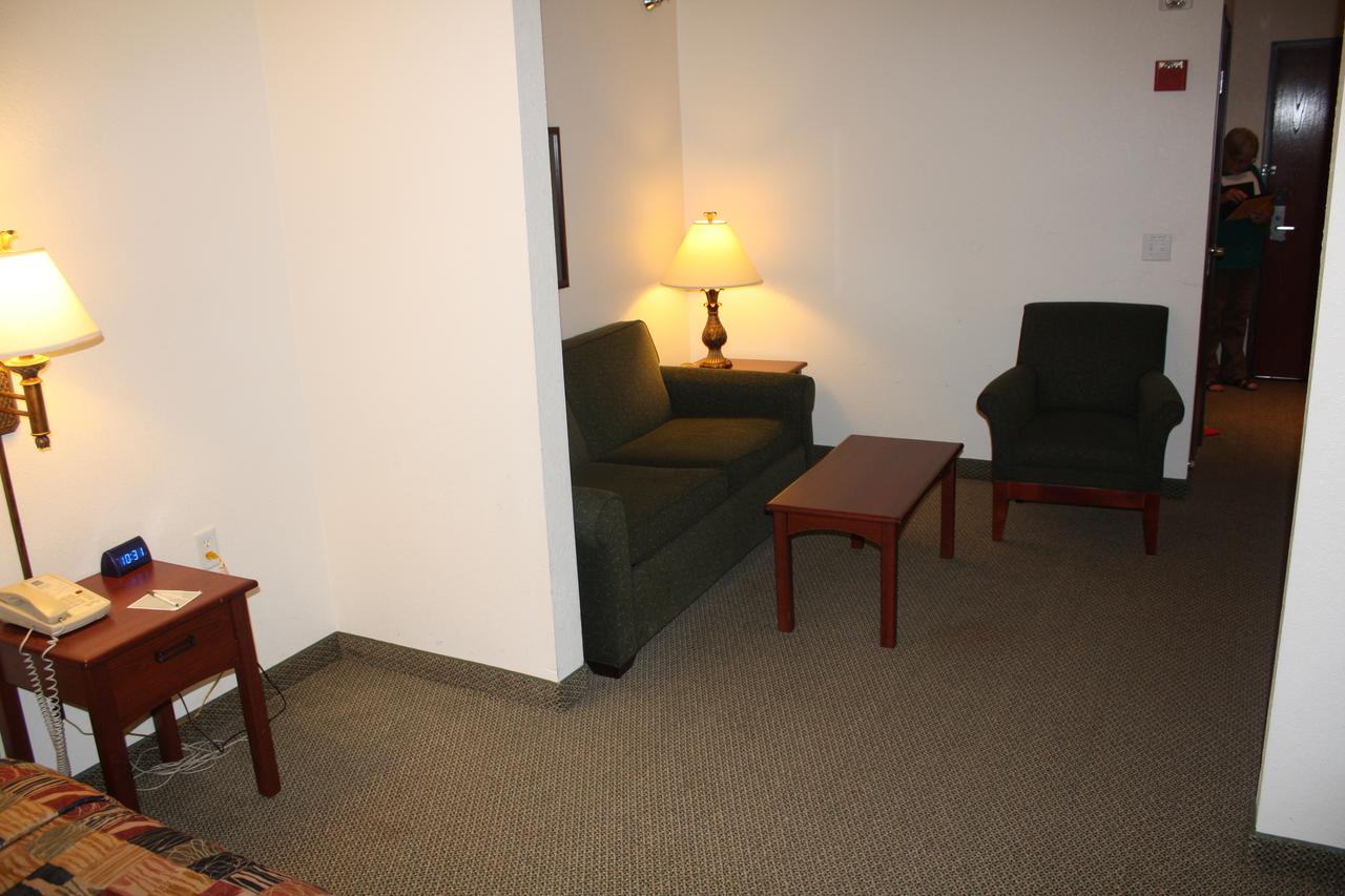 Estherville Hotel & Suites - thumb 27