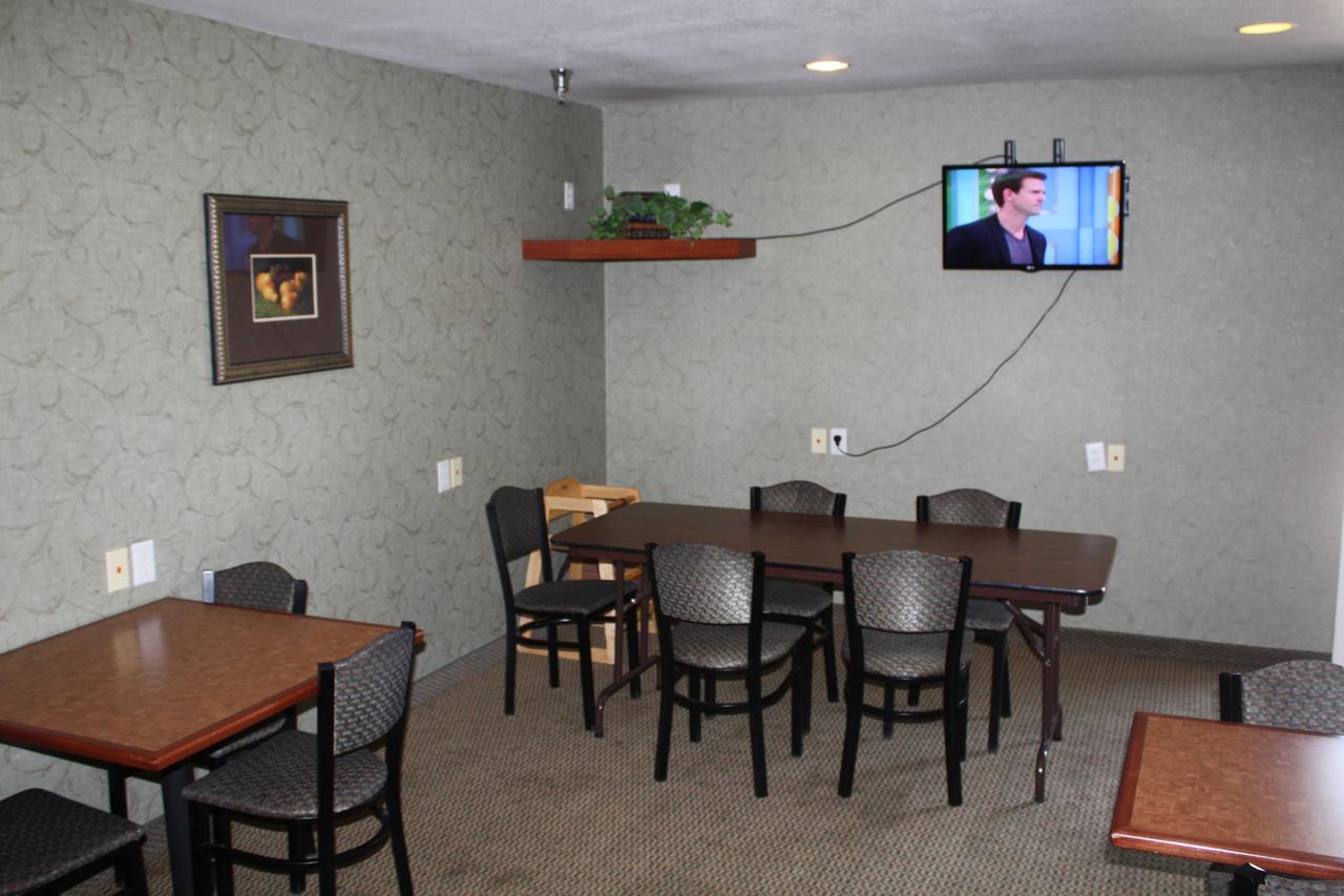 Estherville Hotel & Suites - thumb 23