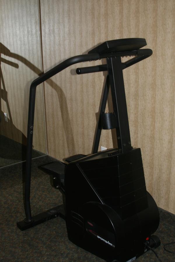 Estherville Hotel & Suites - thumb 20