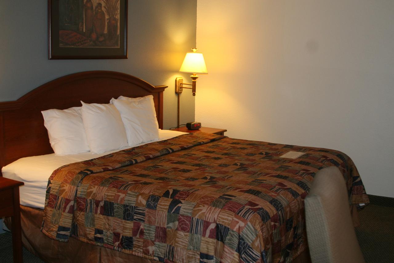 Estherville Hotel & Suites - thumb 10