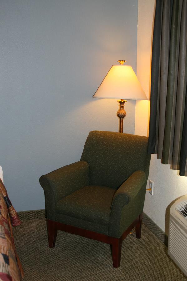 Estherville Hotel & Suites - thumb 17