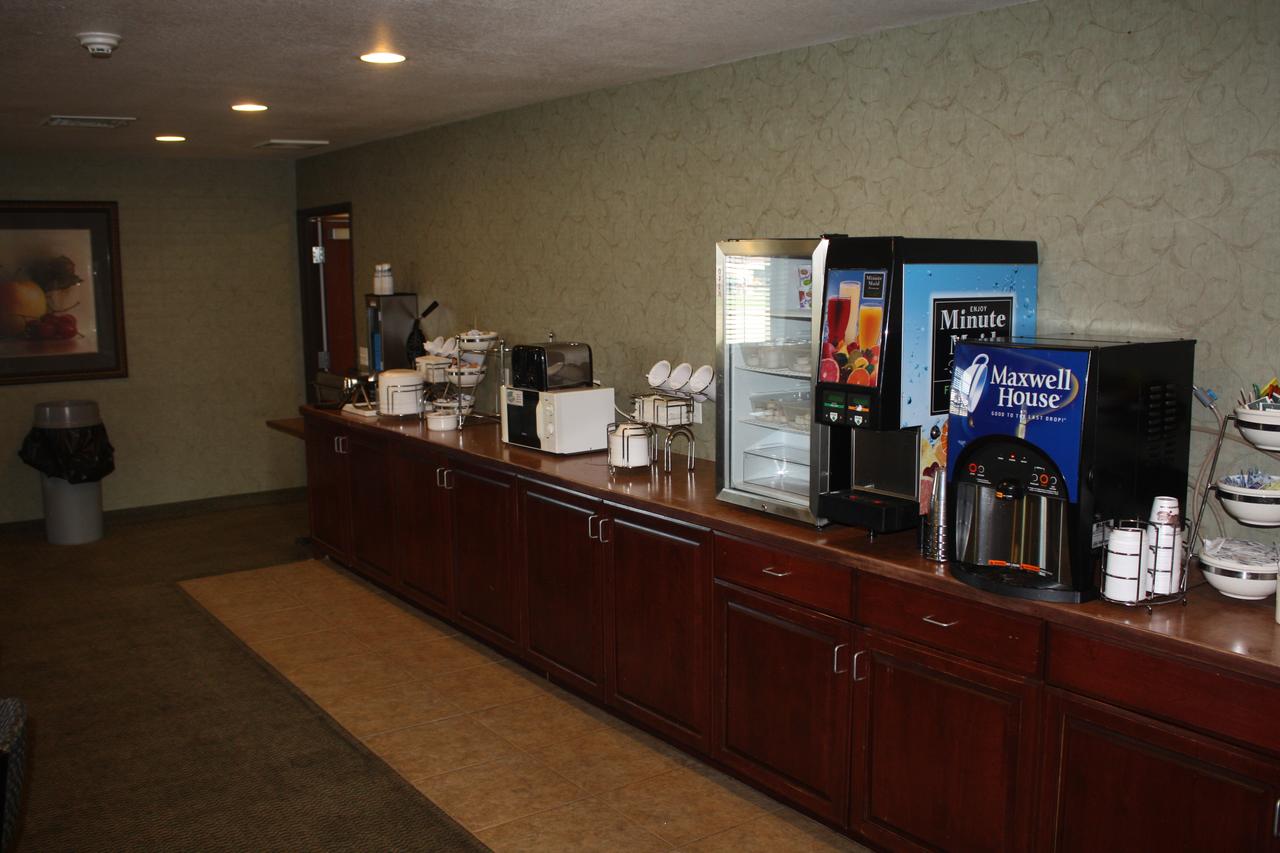 Estherville Hotel & Suites - thumb 28