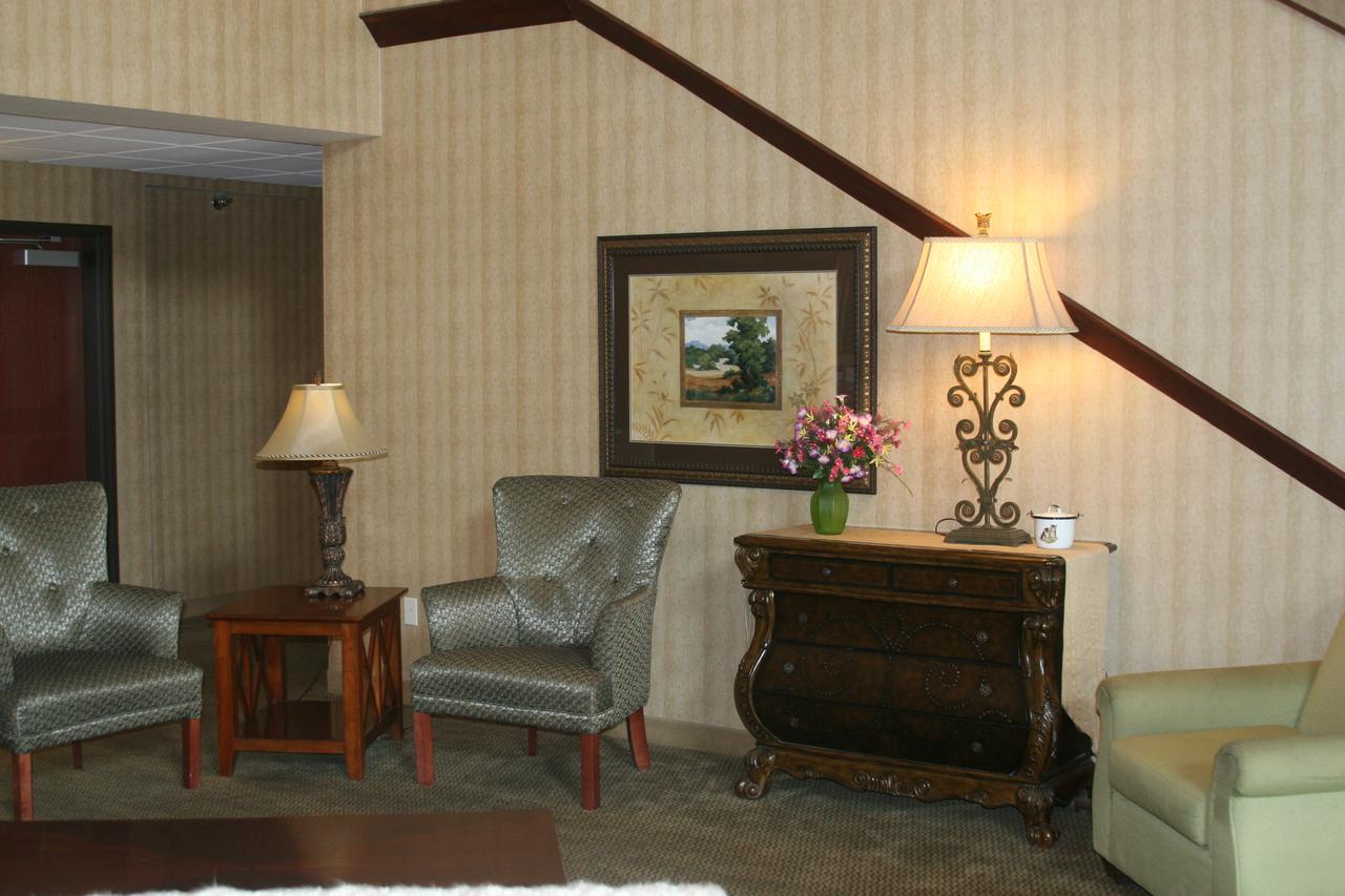 Estherville Hotel & Suites - thumb 39