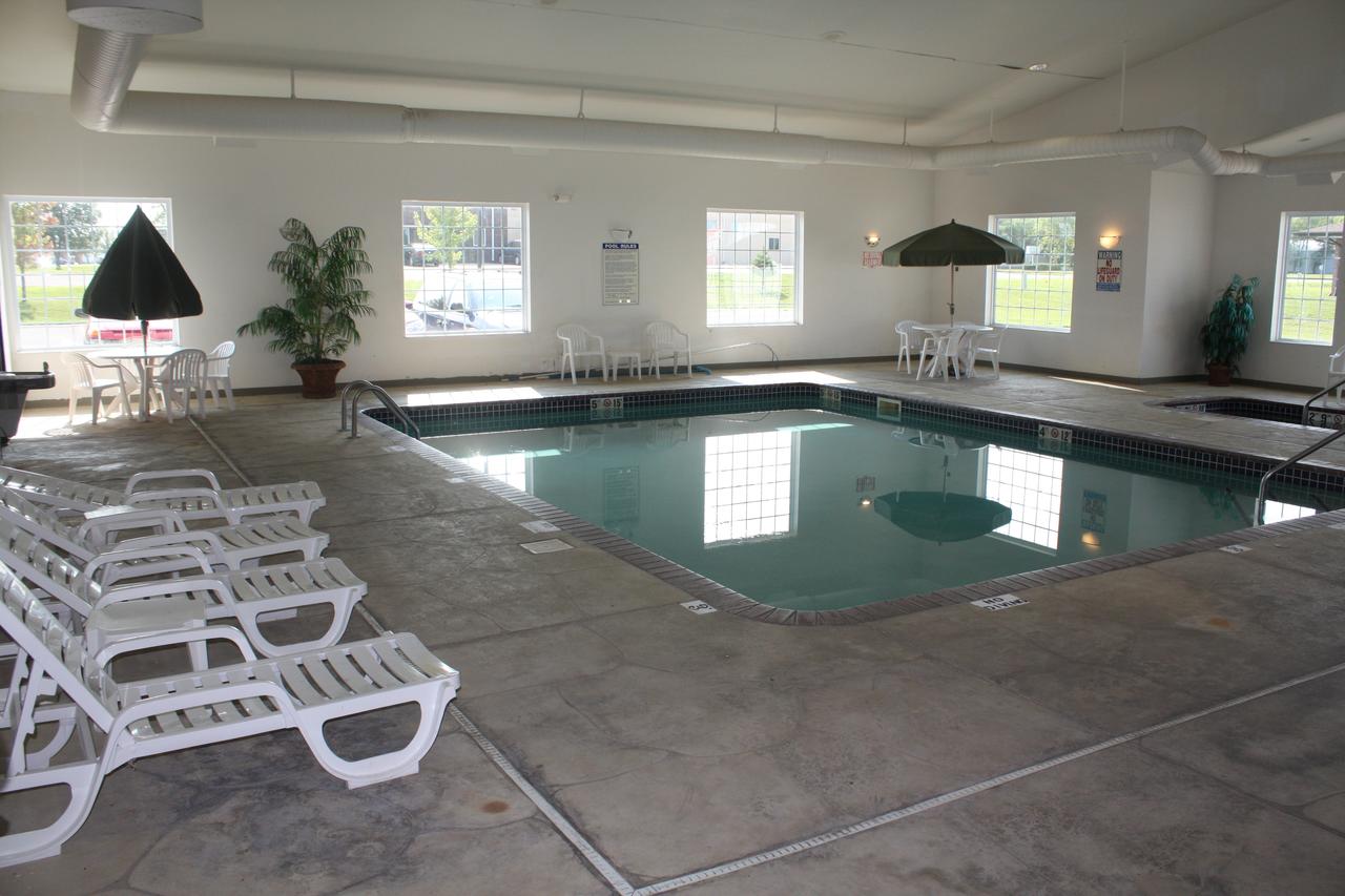 Estherville Hotel & Suites - thumb 0