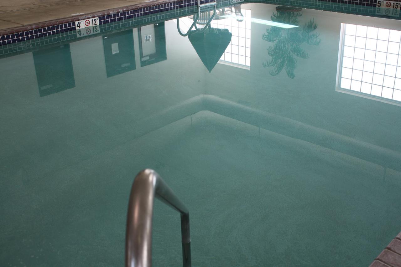 Estherville Hotel & Suites - thumb 4