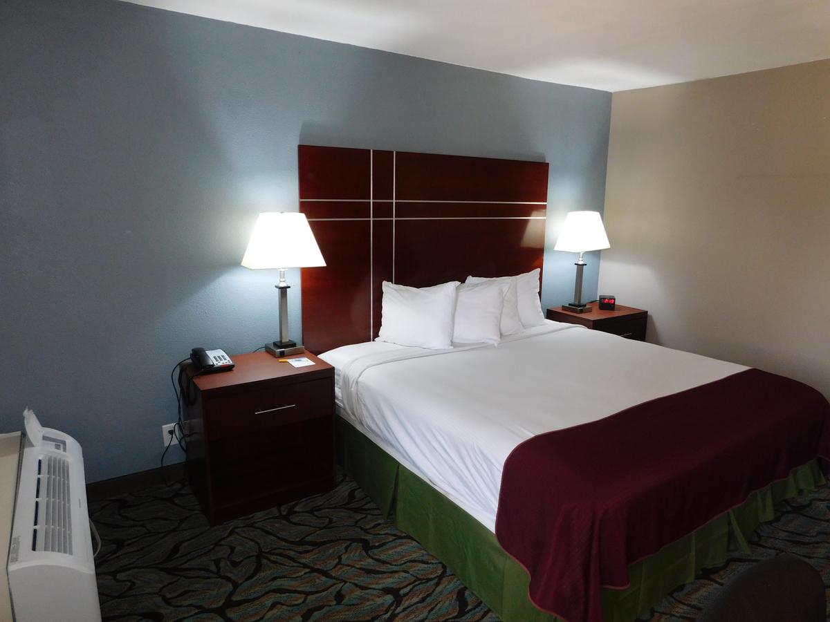 Days Inn By Wyndham Des Moines-West Clive - thumb 4