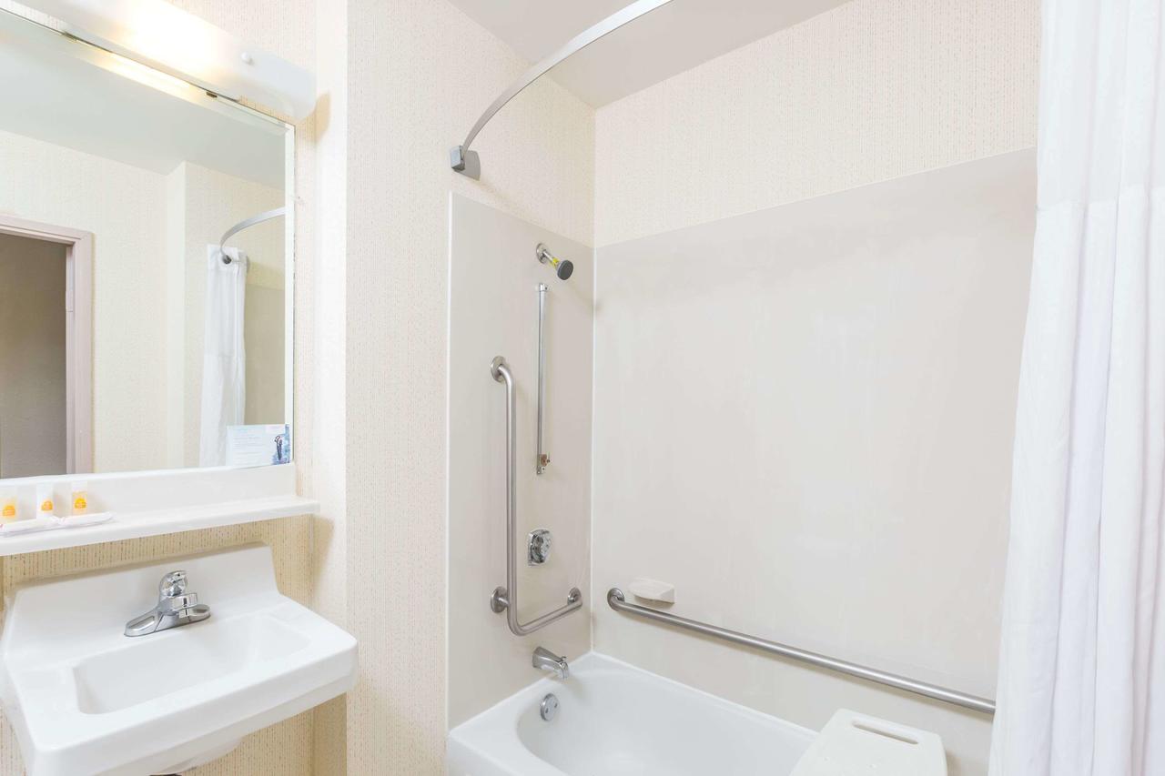 Days Inn By Wyndham Des Moines-West Clive - thumb 36