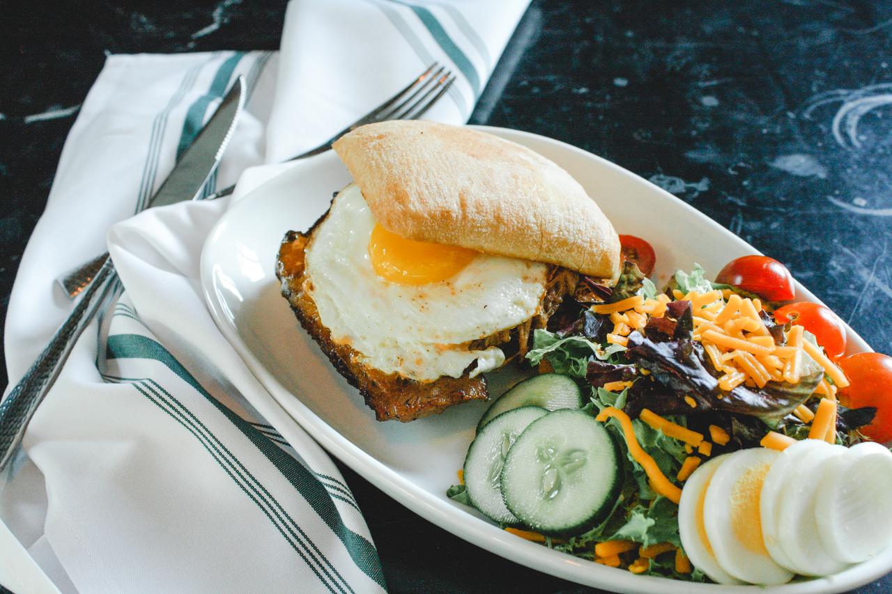 The Inn Hotel - thumb 3