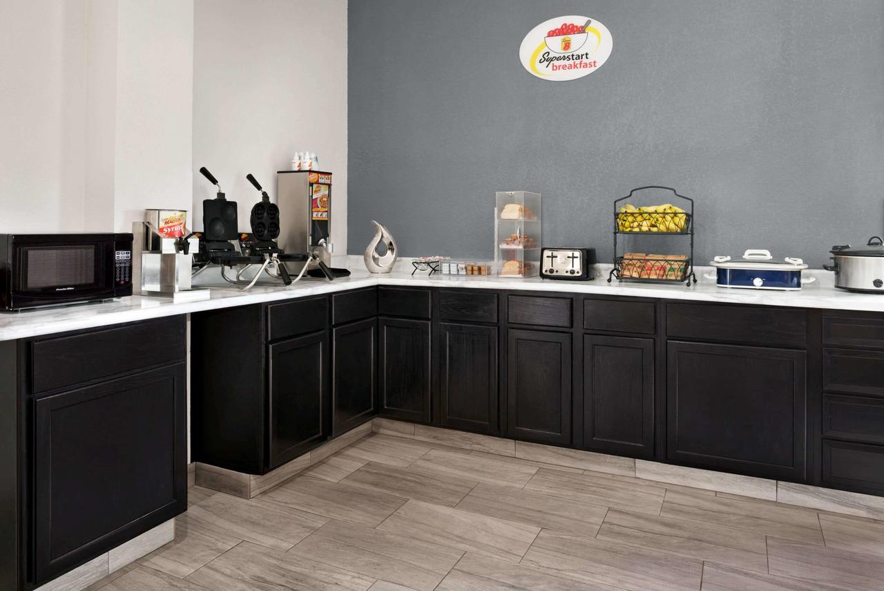 Super 8 By Wyndham Des Moines - thumb 21