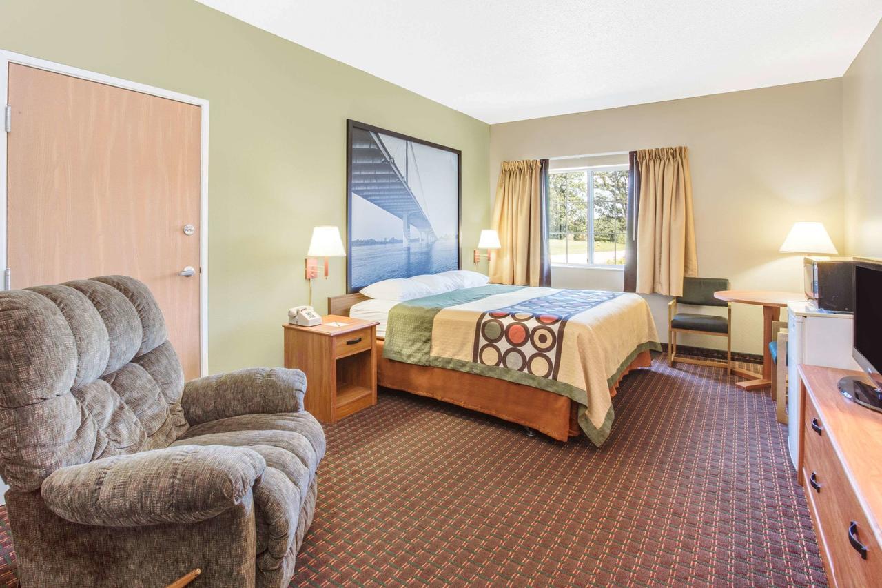 Super 8 By Wyndham Le Claire/Quad Cities - thumb 2
