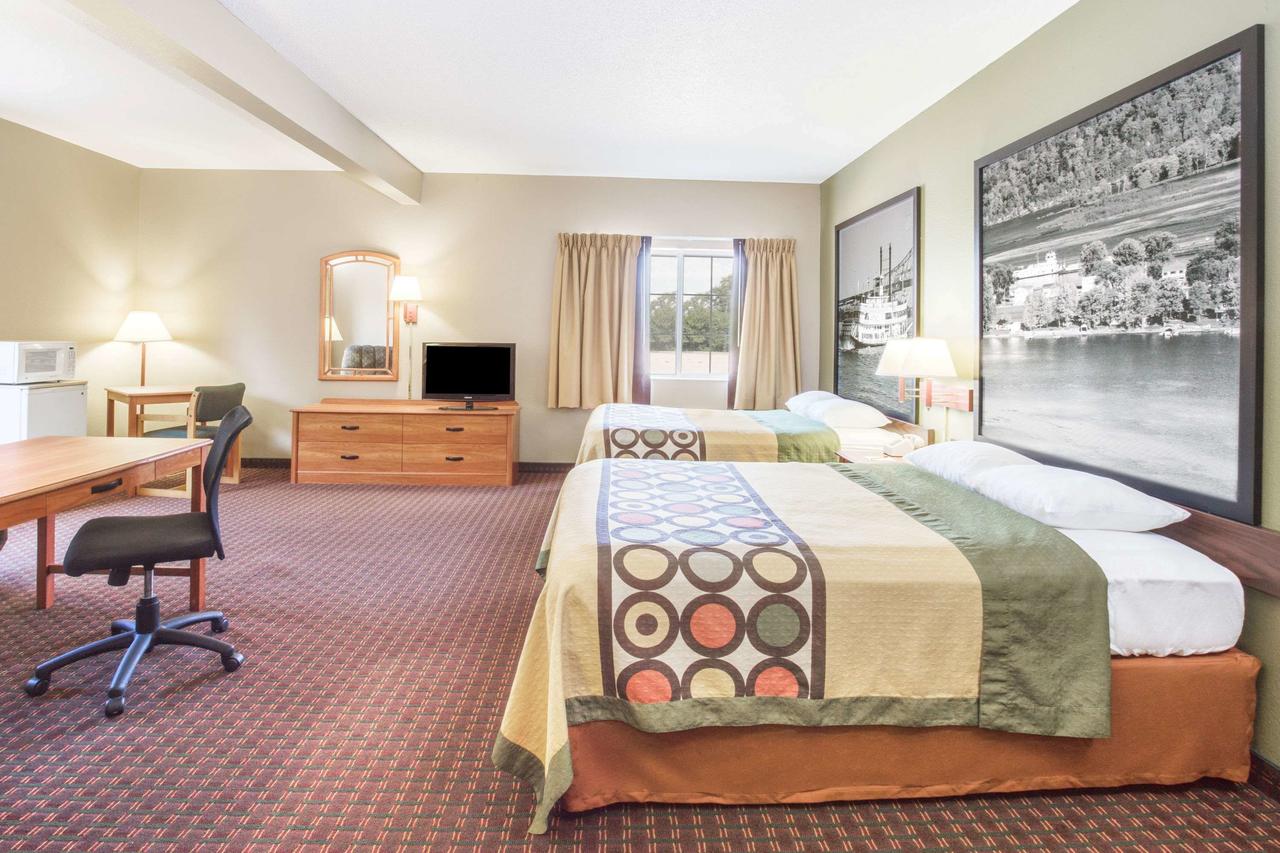 Super 8 By Wyndham Le Claire/Quad Cities - thumb 1