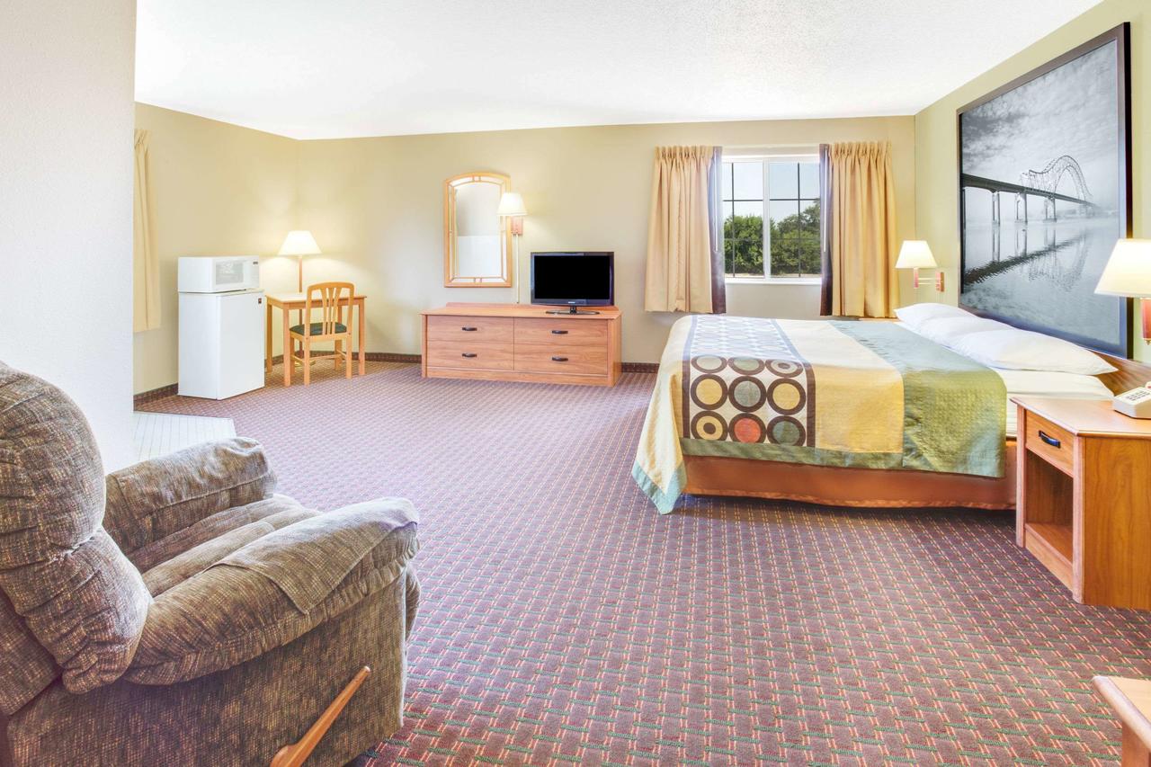 Super 8 By Wyndham Le Claire/Quad Cities - thumb 13