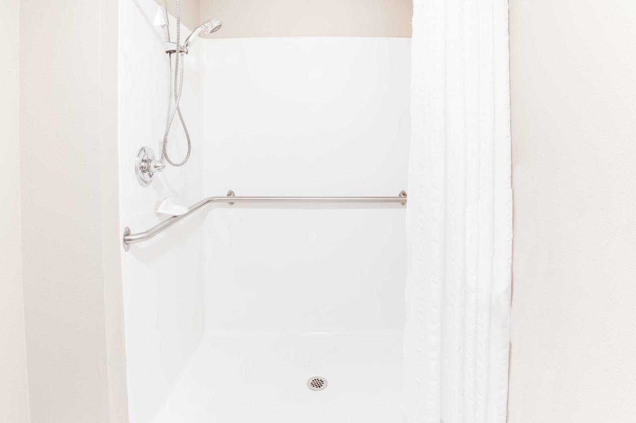 Super 8 By Wyndham Le Claire/Quad Cities - thumb 4