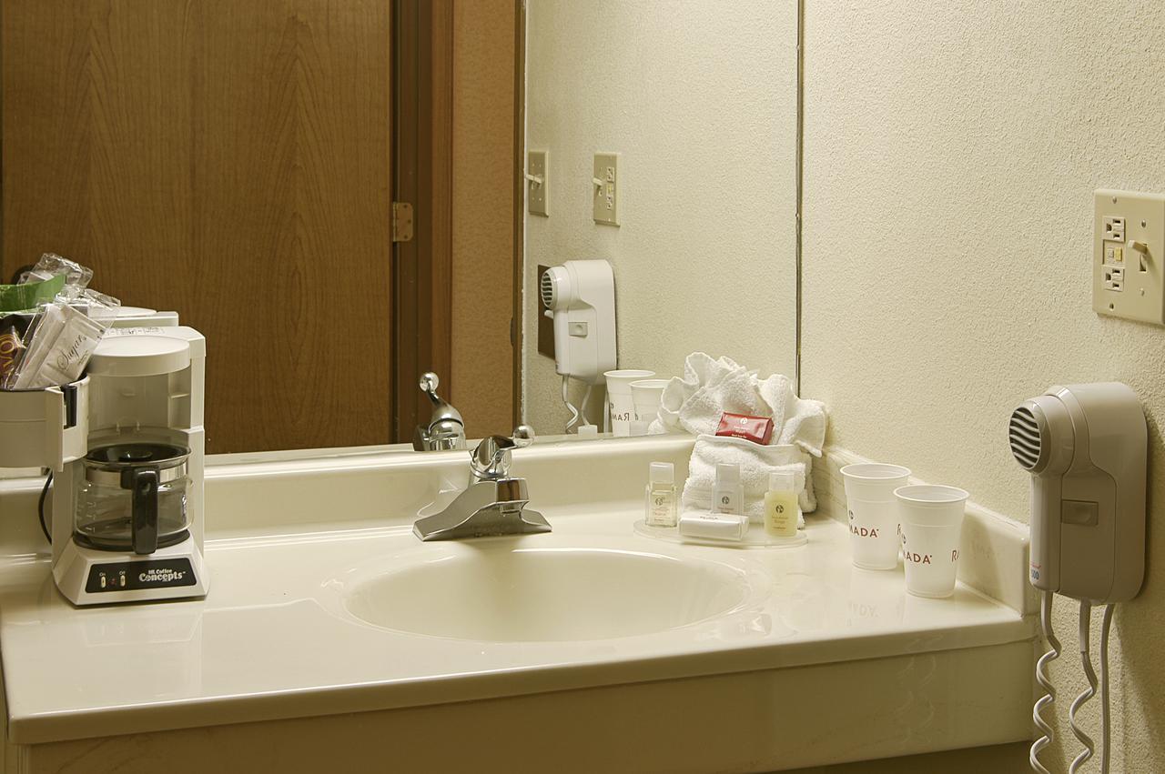 Ramada By Wyndham Bettendorf - thumb 21