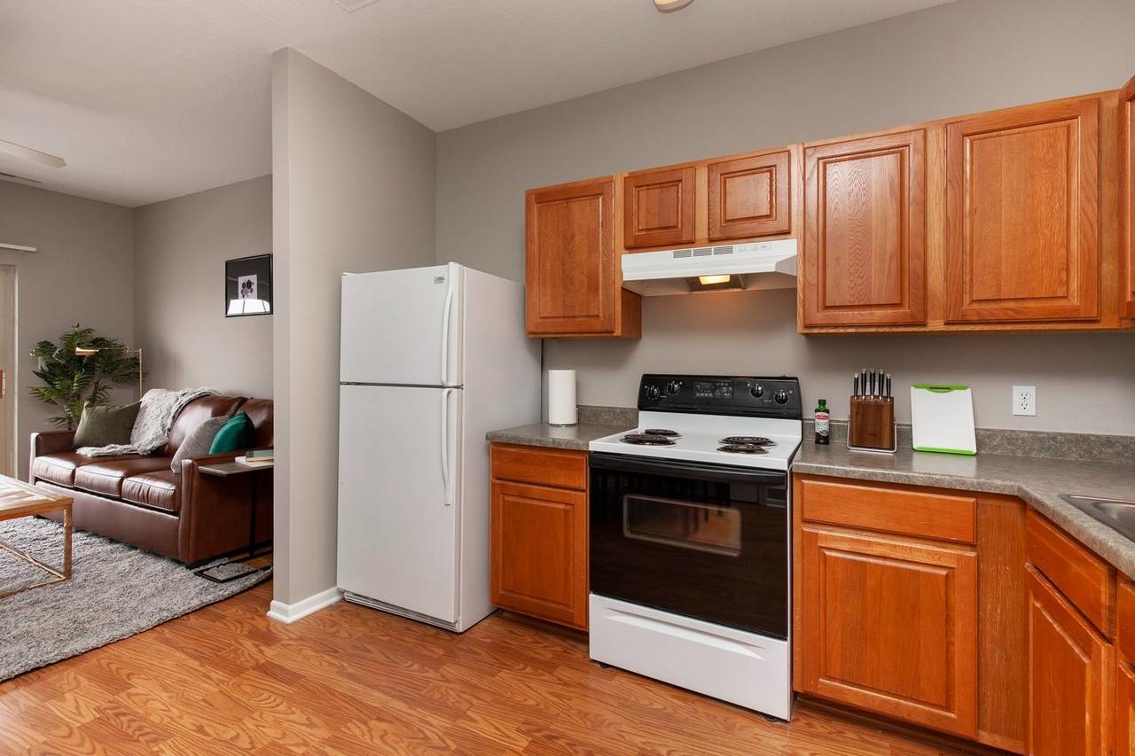 University Flat + Pool + Gym - thumb 3