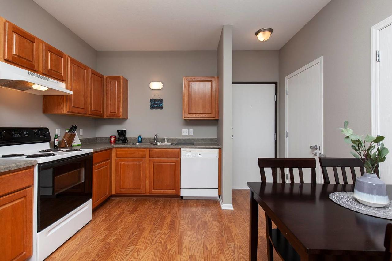 University Flat + Pool + Gym - thumb 7