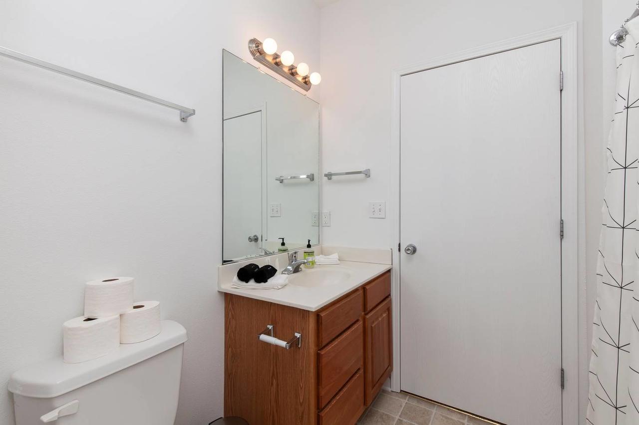 University Flat + Pool + Gym - thumb 10