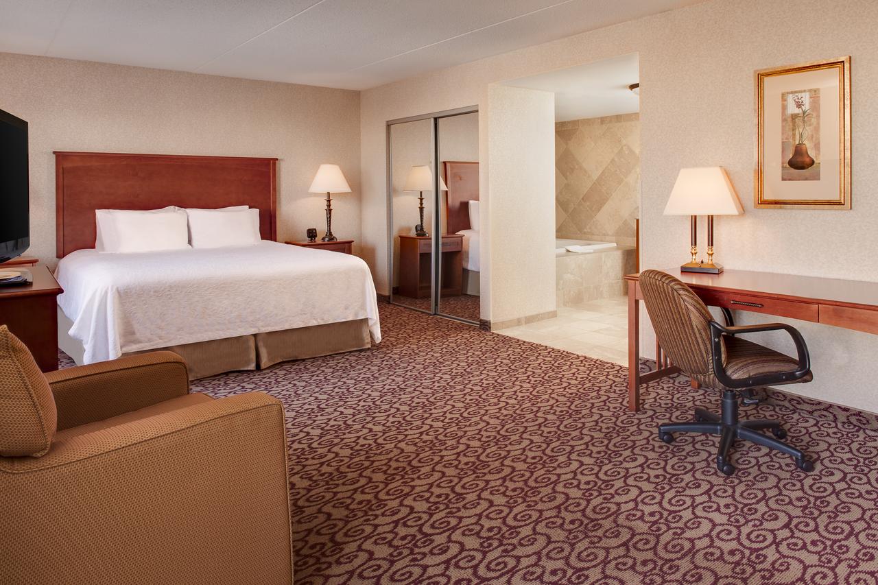 Hampton Inn Dubuque - thumb 31
