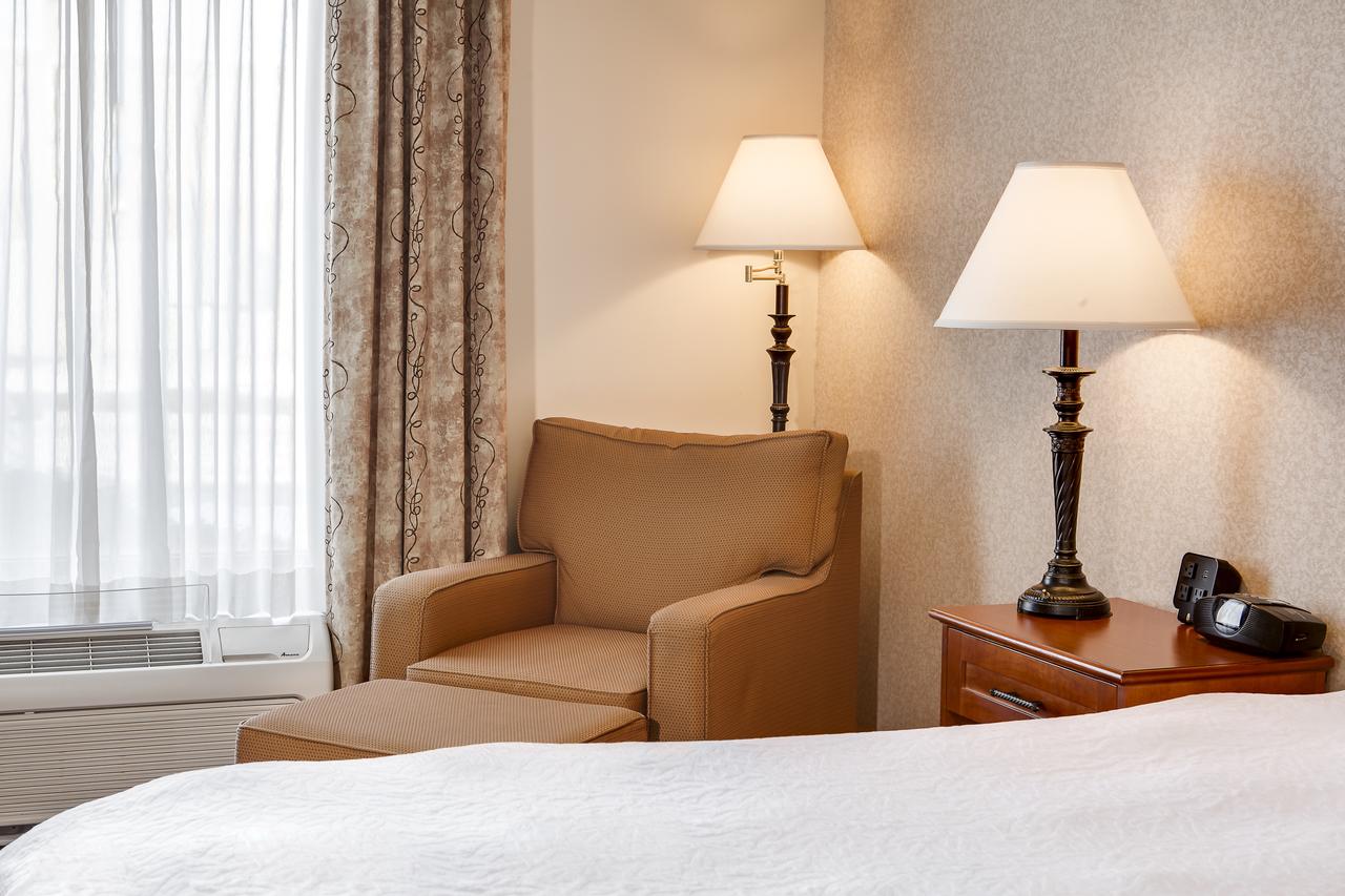 Hampton Inn Dubuque - thumb 25