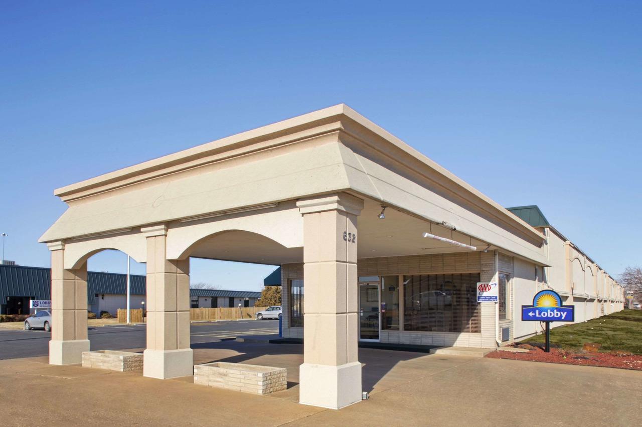 Days Inn By Wyndham Salina South - thumb 0