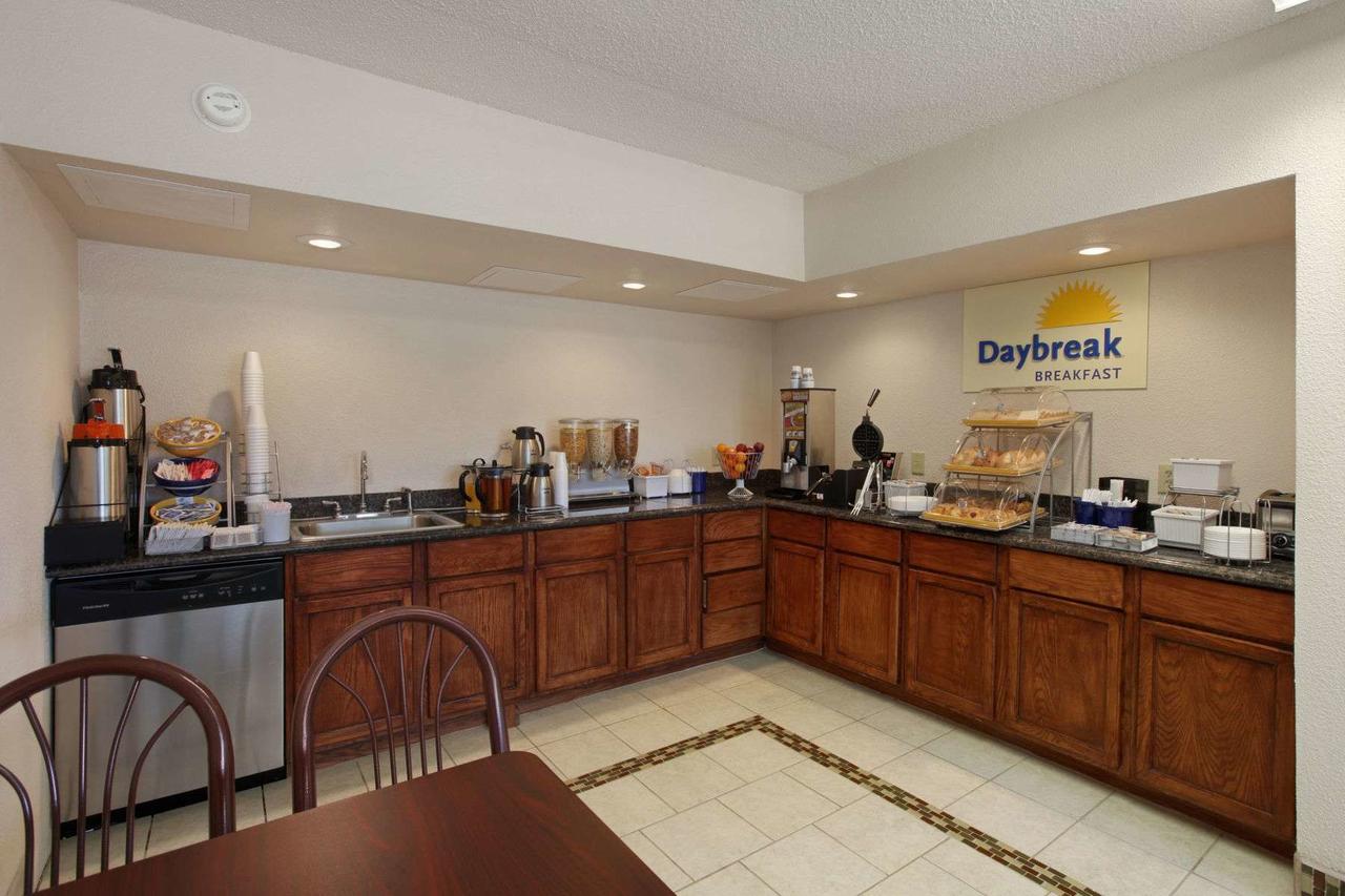 Days Inn By Wyndham Salina South - thumb 4