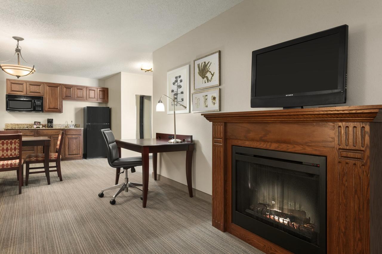 Country Inn & Suites By Radisson, Kansas City At Village West, KS - thumb 10