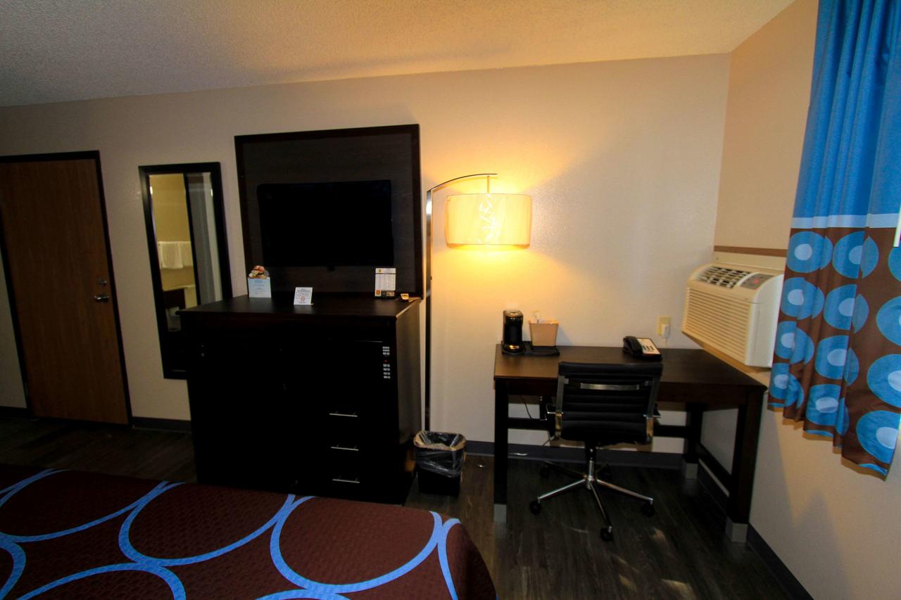 Super 8 By Wyndham Lenexa Overland Park Area/Mall Area - thumb 44