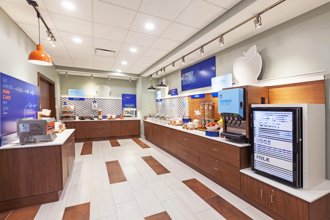 Holiday Inn Express & Suites - Lenexa - Overland Park Area - thumb 6