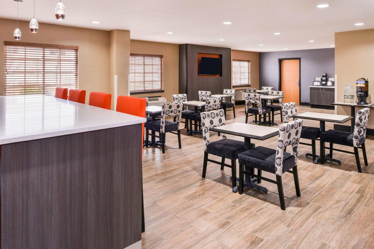 Studio 6 Lenexa - Overland Park - thumb 1