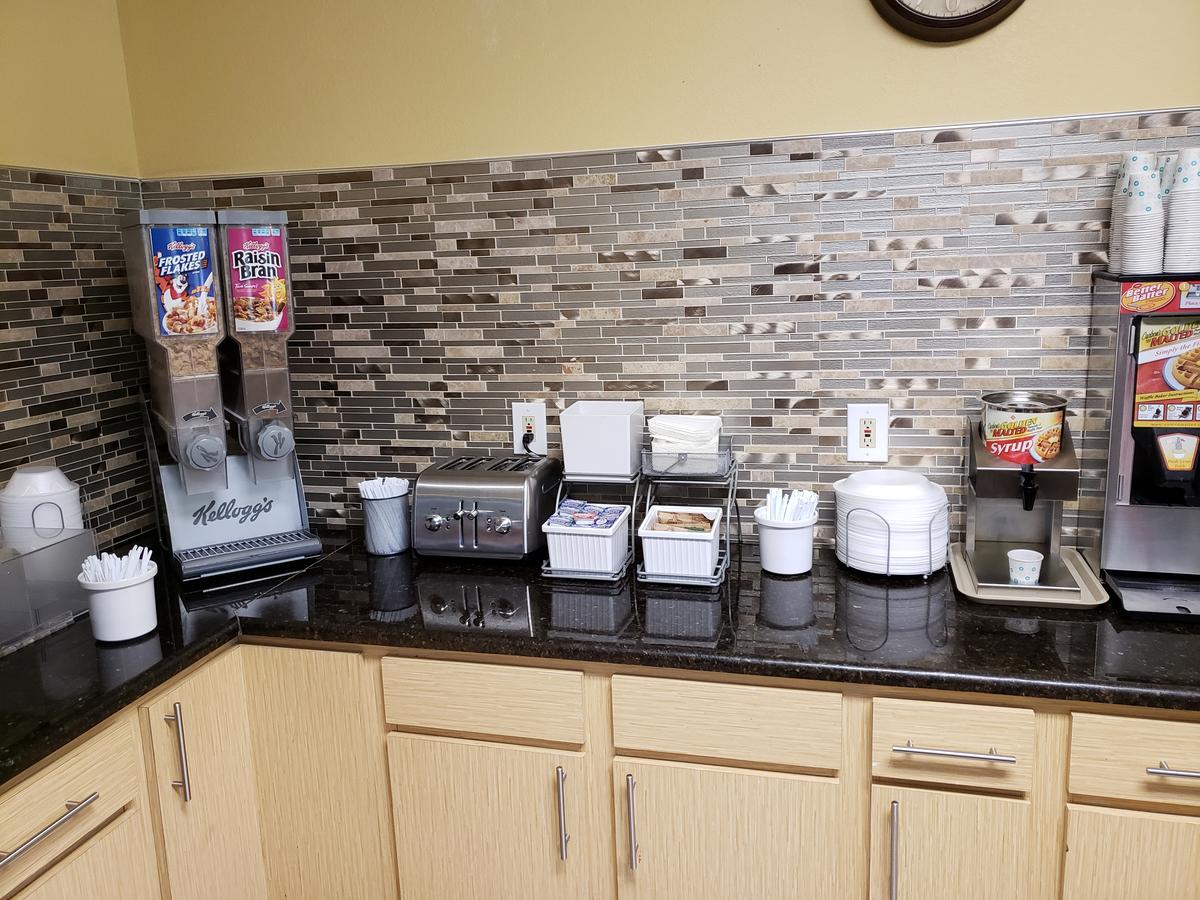 Super 8 By Wyndham Overland Park KC Area/Convention Center - thumb 6