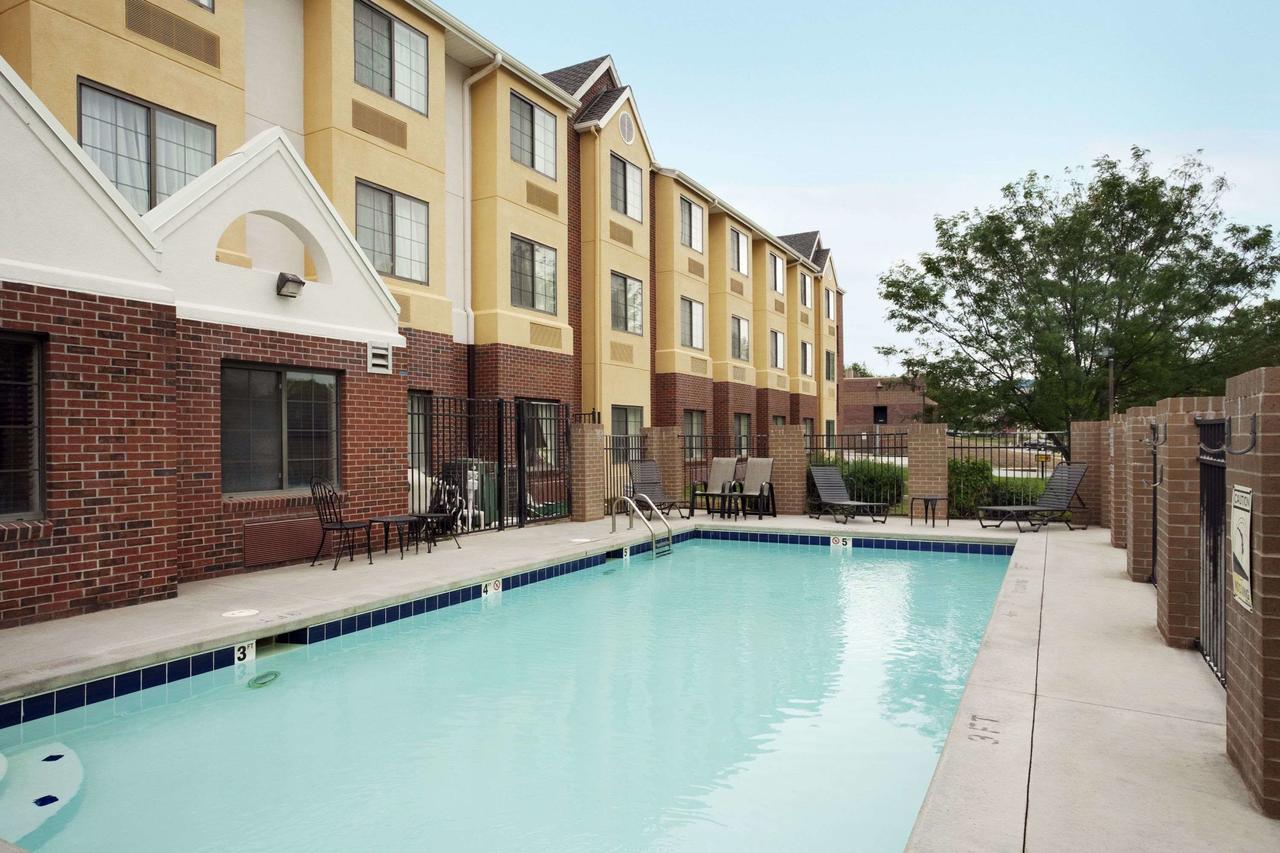 Super 8 By Wyndham Overland Park KC Area/Convention Center - thumb 18