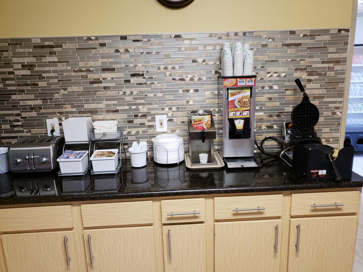 Super 8 By Wyndham Overland Park KC Area/Convention Center - thumb 5