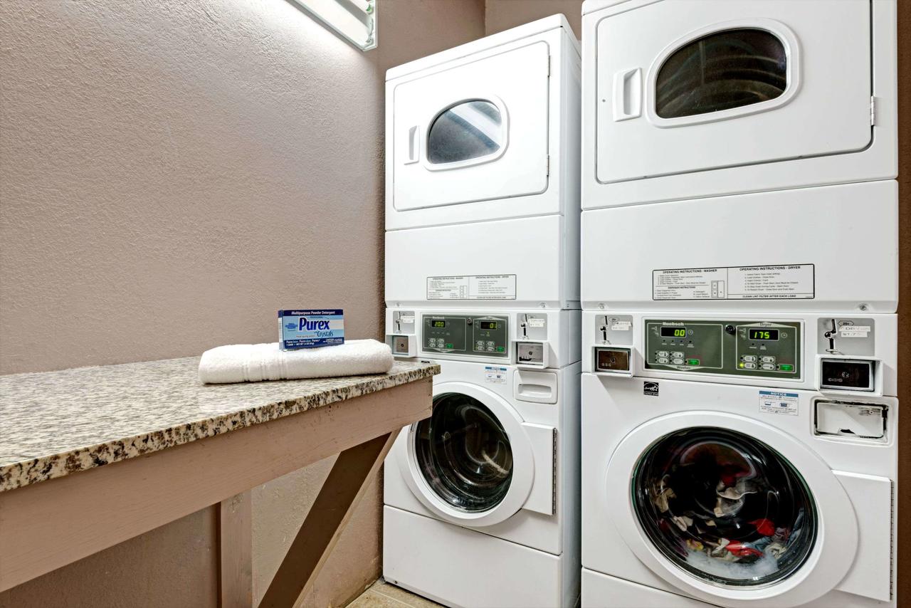 Super 8 By Wyndham Overland Park KC Area/Convention Center - thumb 17